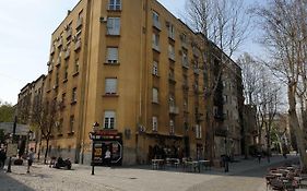 Lupino Apartments
